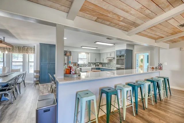 $814,900 | 724 South Chaparral, Burnet, TX 78611