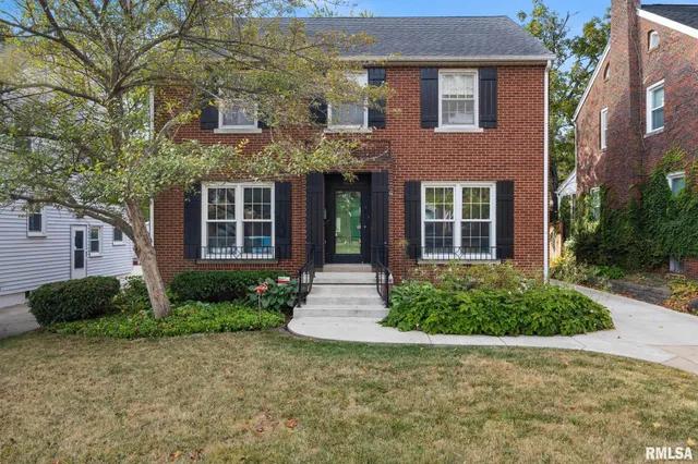 $239,000 | 408 West Forrest Hill Avenue, Peoria, IL 61604