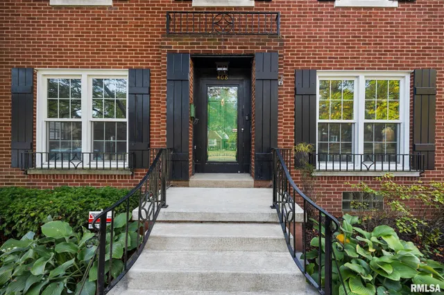 $239,000 | 408 West Forrest Hill Avenue, Peoria, IL 61604