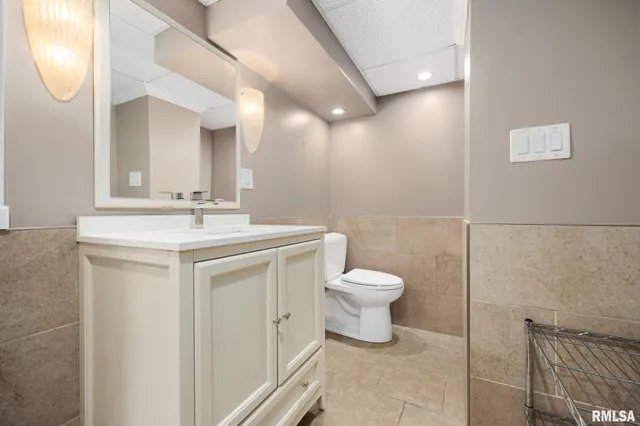 $235,000 | 408 West Forrest Hill Avenue, Peoria, IL 61604