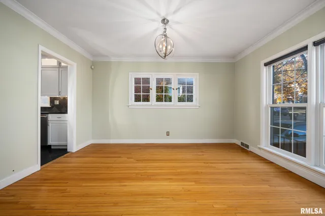 $239,000 | 408 West Forrest Hill Avenue, Peoria, IL 61604