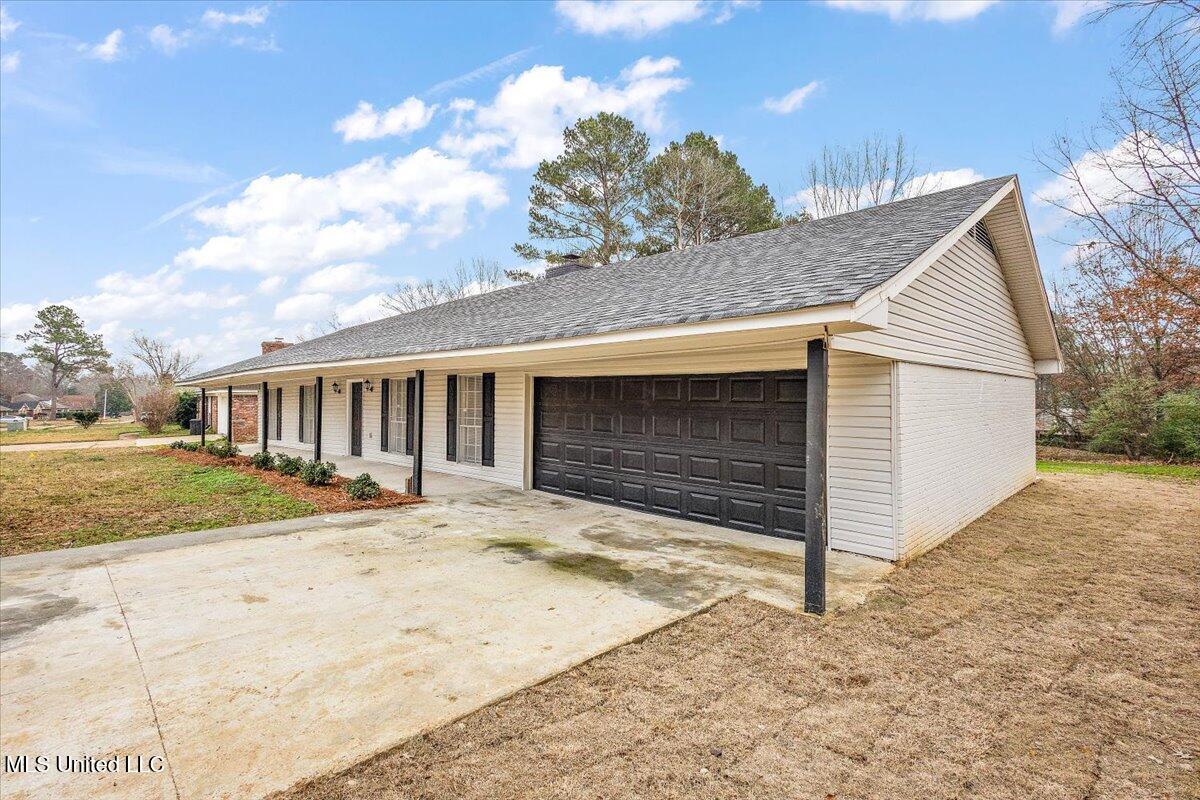1502 Hawthorne Place Clinton, MS 39056 - Photo 3 of 32 03-3HTP0873