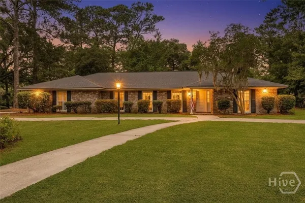 $637,900 | 301 Wellington Road, Savannah, GA 31410