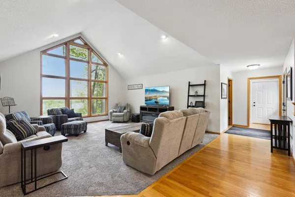 $874,000 | 25306 County State Aid Highway 4, Dassel, MN 55325