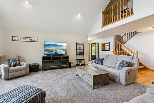 $874,000 | 25306 County State Aid Highway 4, Dassel, MN 55325