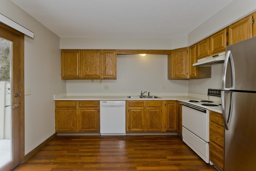 150 Hillside Road, Unit 17 Westfield, MA 01085 - Photo 5 of 15 Gallery Image 5