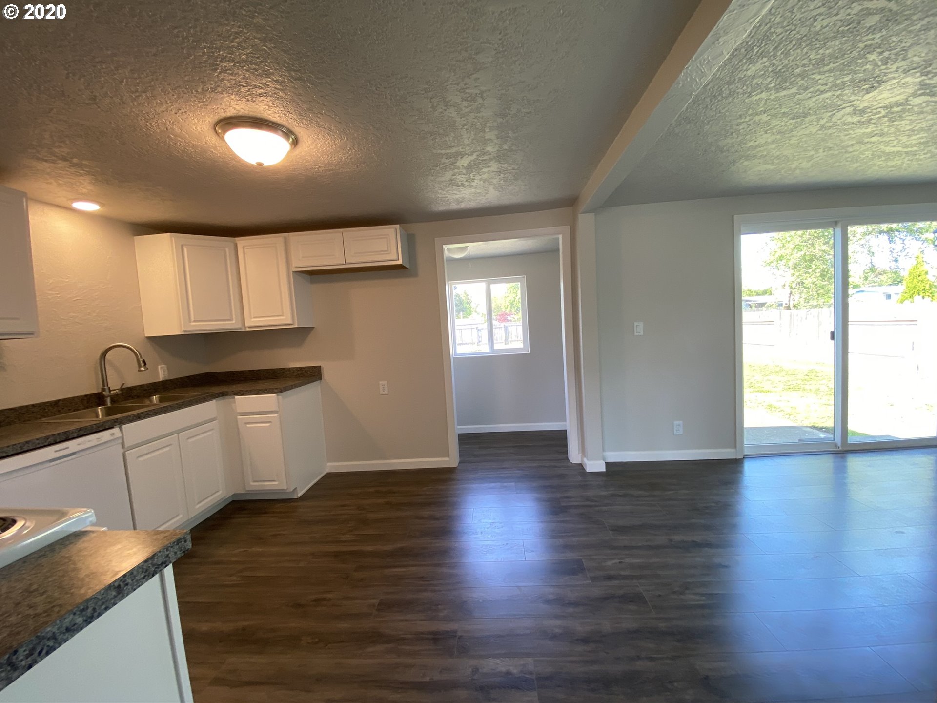 1926 G Street Springfield, OR 97477 - Photo 5 of 23