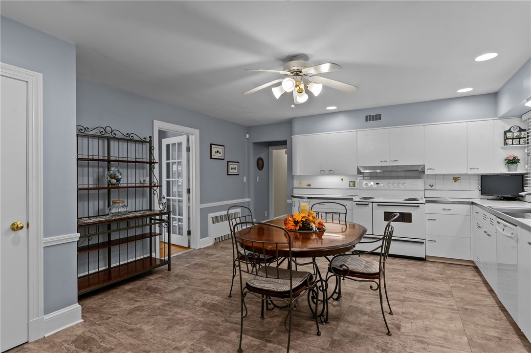 88 Homestead Avenue North Smithfield, RI 02896 - Photo 5 of 35