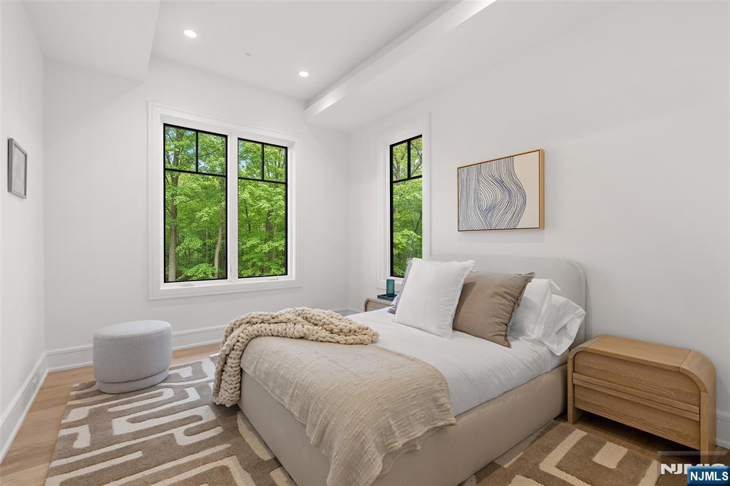 24 Stone Bridge Court Demarest, NJ 07627 - Photo 16 of 28