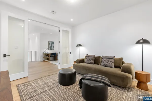 $2,875,000 | 24 Stone Bridge Court, Demarest, NJ 07627