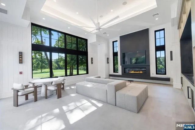 $2,875,000 | 24 Stone Bridge Court, Demarest, NJ 07627