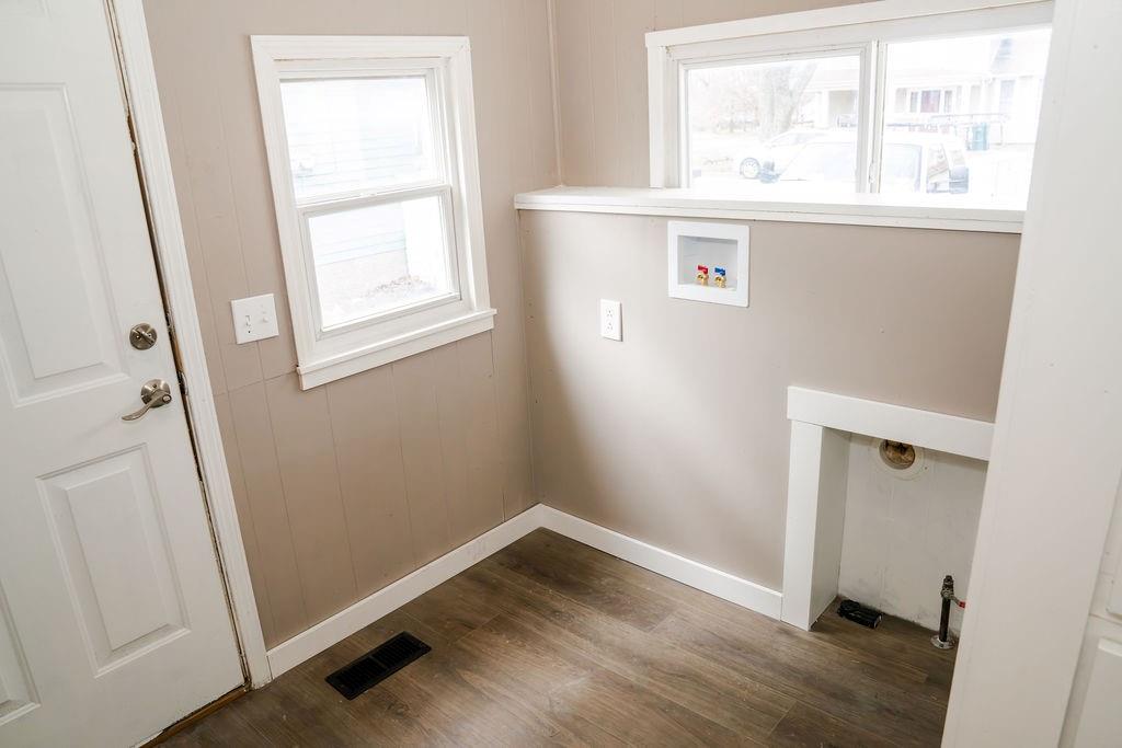 112 South 25th Street Parsons, KS 67357 - Photo 11 of 19