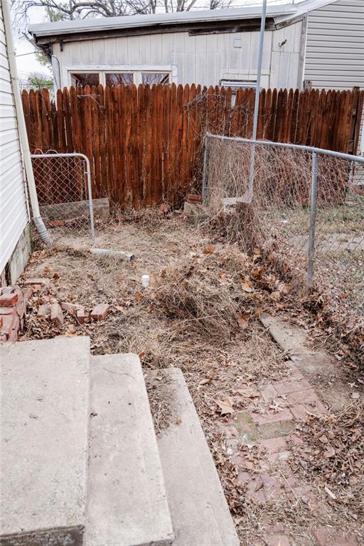 112 South 25th Street Parsons, KS 67357 - Photo 17 of 19