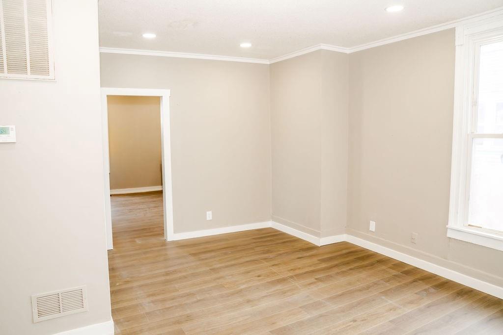 112 South 25th Street Parsons, KS 67357 - Photo 3 of 19