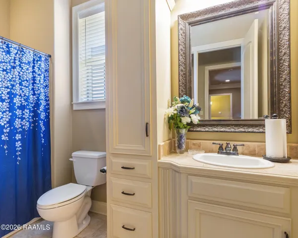 $2,400 | 814 Flambant Drive, Broussard, LA 70518