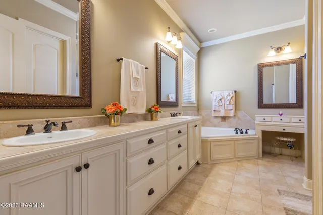 $2,400 | 814 Flambant Drive, Broussard, LA 70518