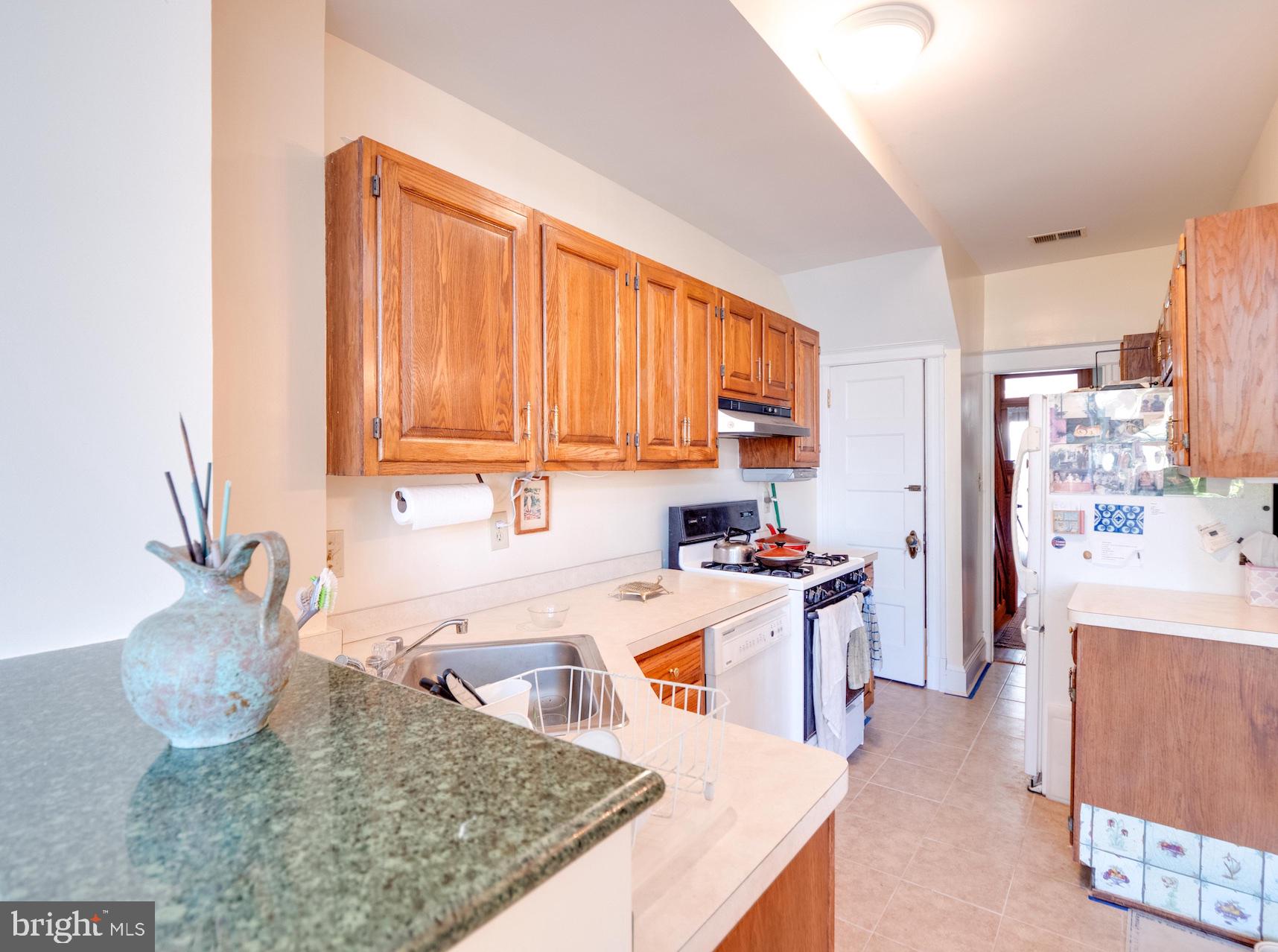 1105 D Street Southeast Washington, DC 20003 - Photo 15 of 33