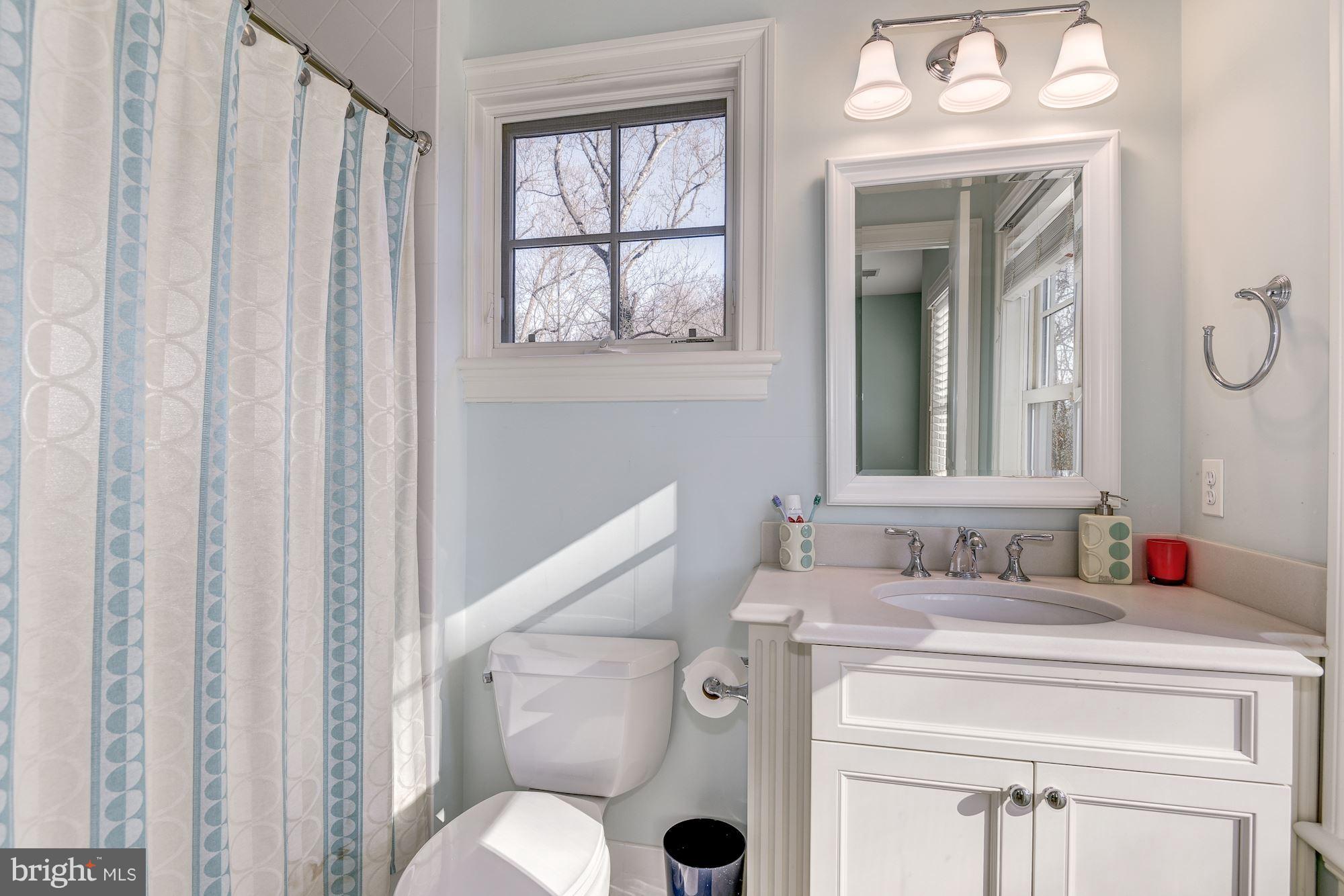 6217 Winnebago Road Bethesda, MD 20816 - Photo 18 of 30 Guest En-Suite Bath