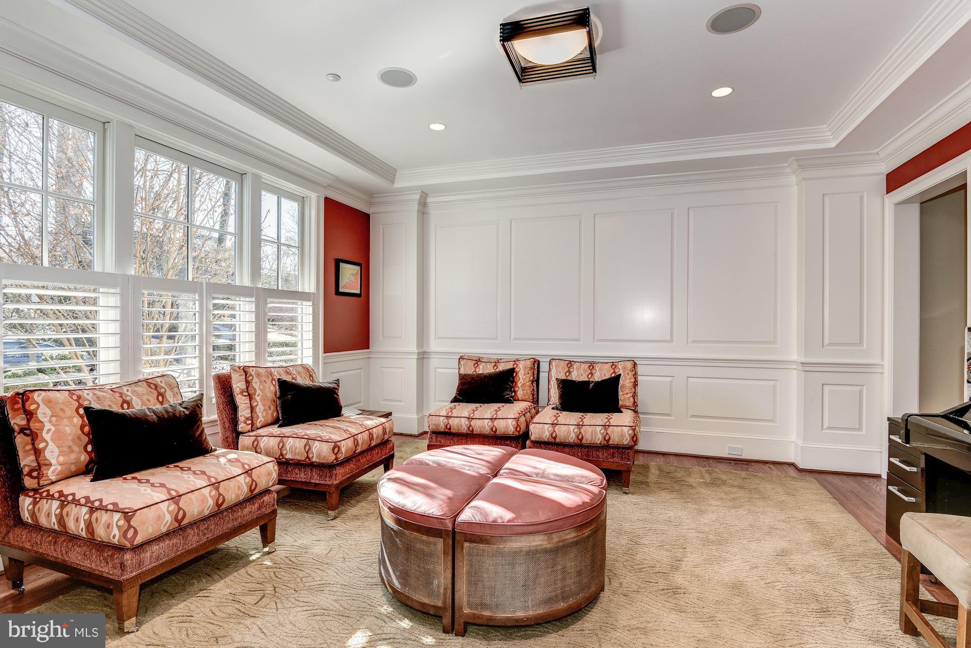 6217 Winnebago Road Bethesda, MD 20816 - Photo 5 of 30 Living Room