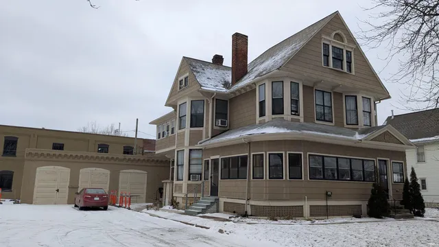 $189,000 | 1915 West Main Street, Fort Wayne, IN 46808