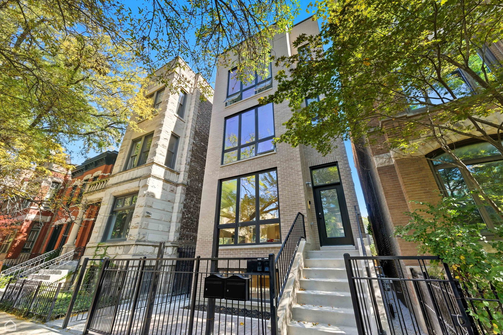 2127 North Racine Avenue, Unit 1 Chicago, IL 60614 - Photo 1 of 10 Gallery Image 1