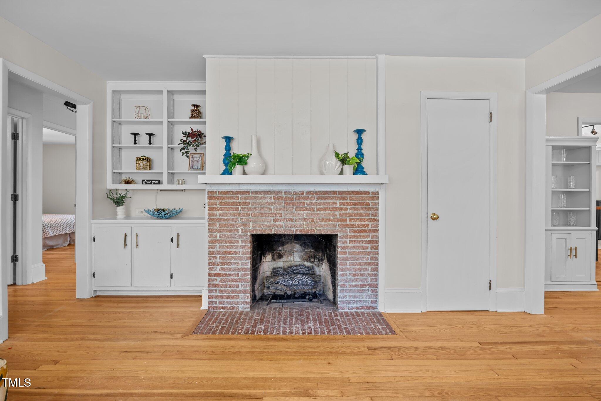 5257 Vann Street Raleigh, NC 27606 - Photo 5 of 28 Family Room