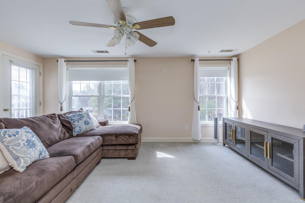 4 Crestview Circle, Unit 109 Londonderry, NH 03053 - Photo 15 of 41