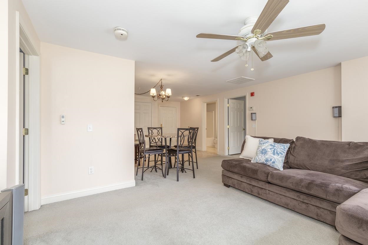 4 Crestview Circle, Unit 109 Londonderry, NH 03053 - Photo 21 of 41