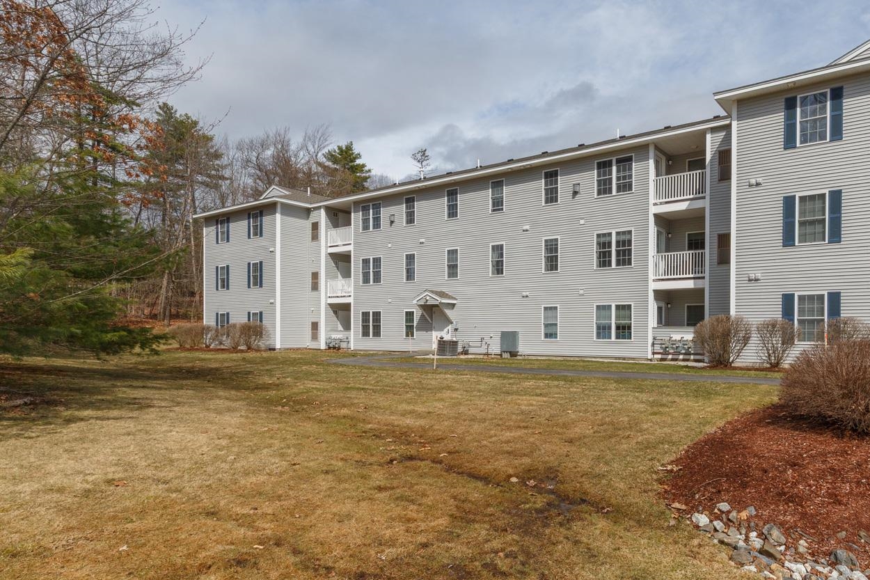 4 Crestview Circle, Unit 109 Londonderry, NH 03053 - Photo 37 of 41