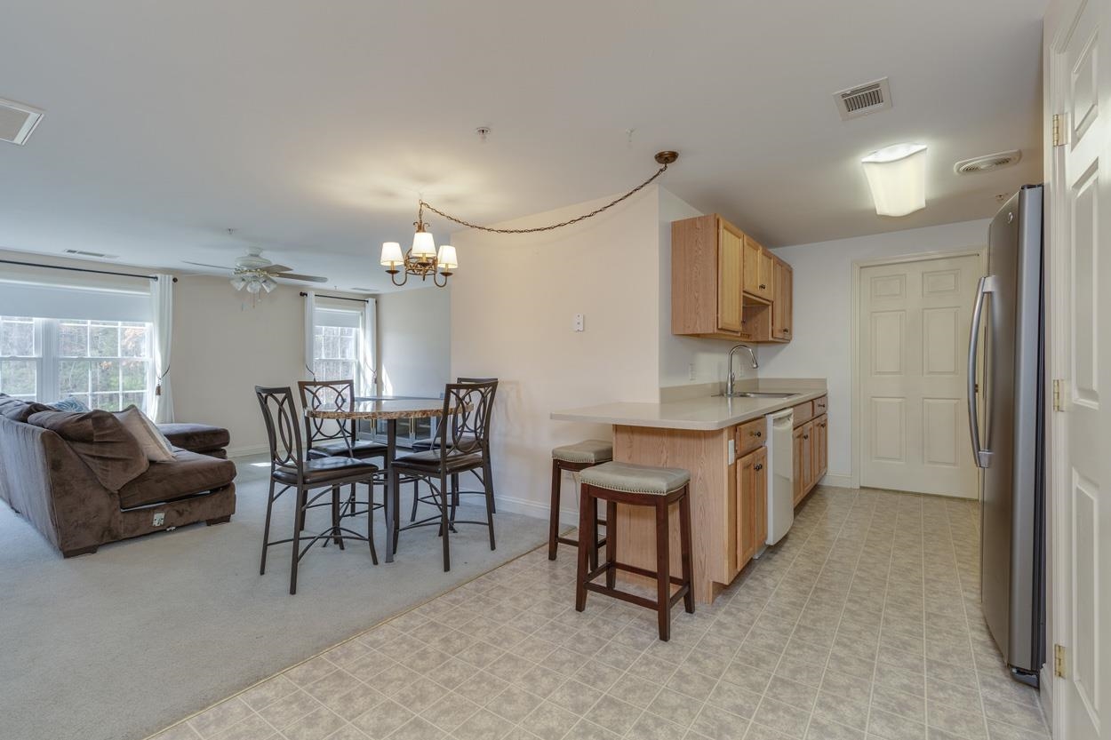 4 Crestview Circle, Unit 109 Londonderry, NH 03053 - Photo 4 of 41