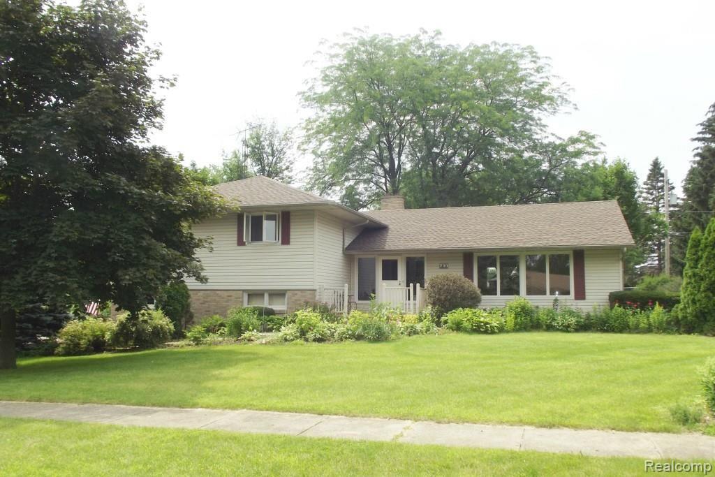 730 Devonshire Road Fowlerville, MI 48836 - Photo 1 of 7 DSCF5418.jpg