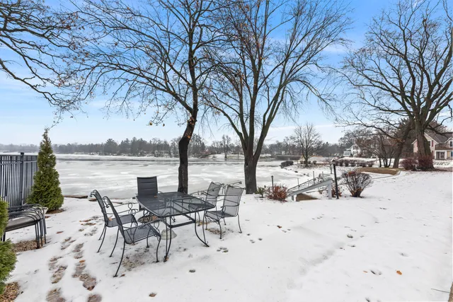 $599,000 | 320 East Pleasant Street, Unit 204, Oconomowoc, WI 53066