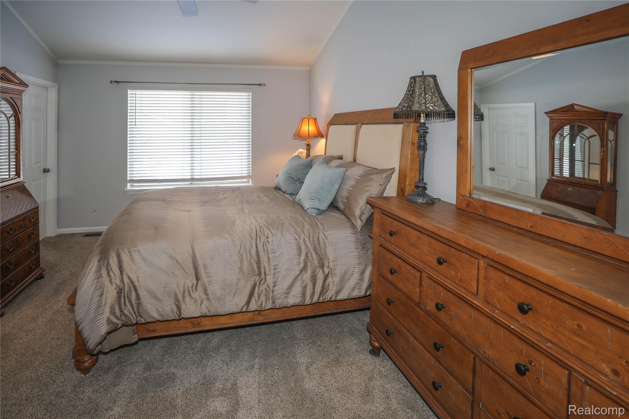 444 Circle Point Clarkston, MI 48348 - Photo 14 of 39 15.jpg