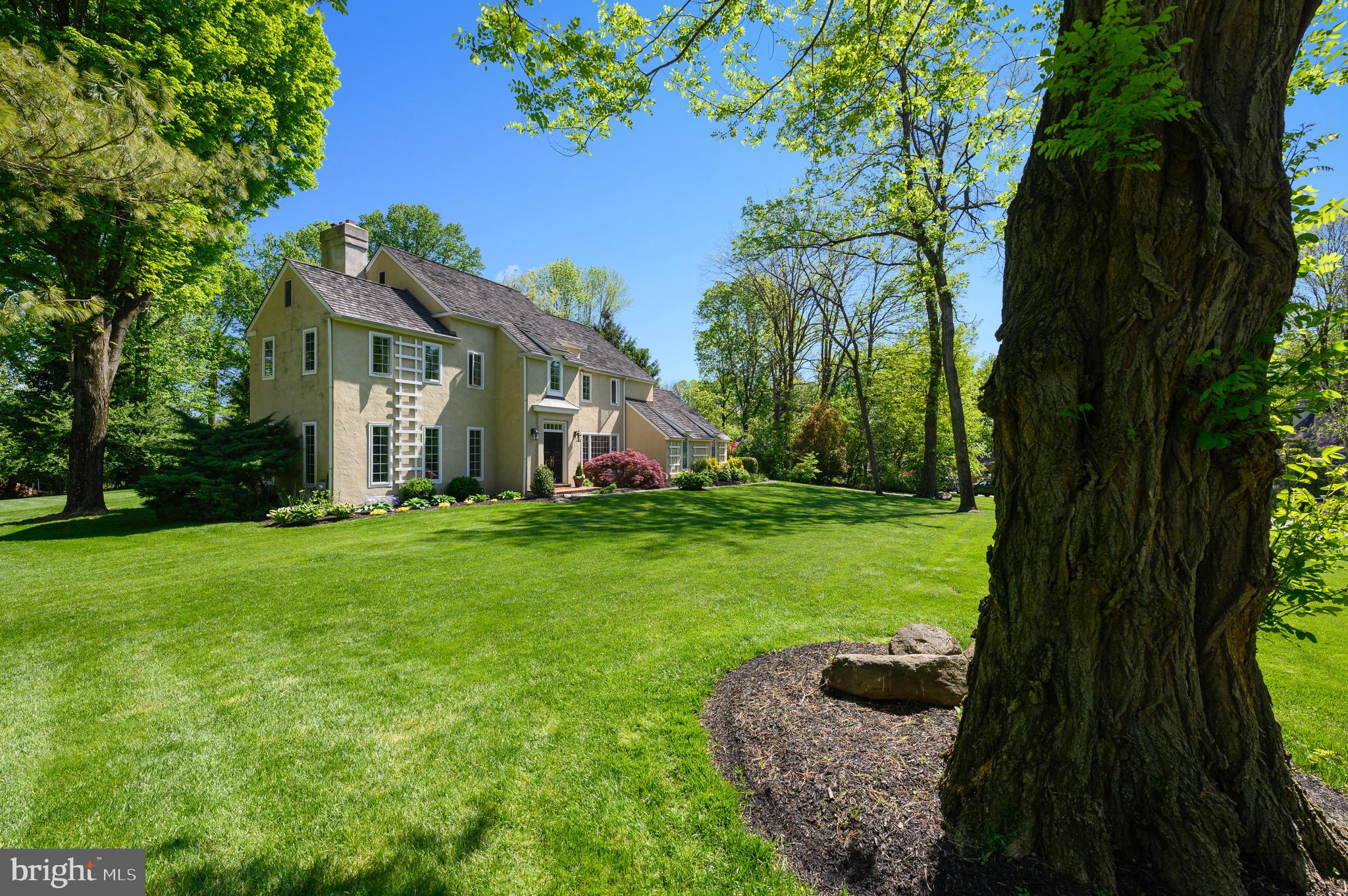 406 Round Hill Road Wayne, PA 19087 - Photo 2 of 50