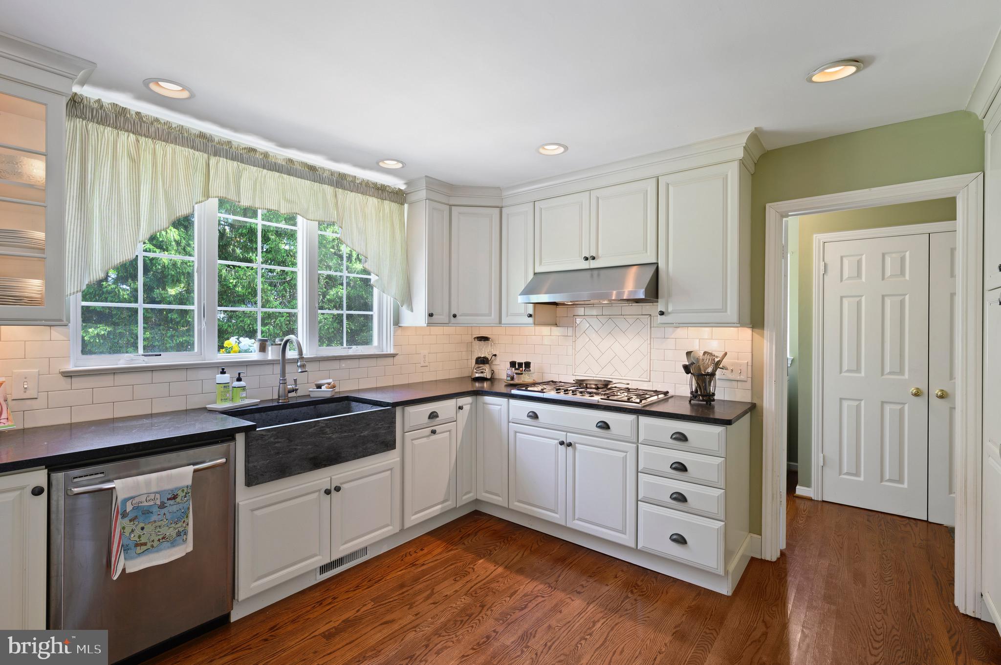 406 Round Hill Road Wayne, PA 19087 - Photo 41 of 50