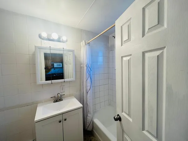 $2,500 | 160 Bryant Street, Unit 1, Malden, MA 02148