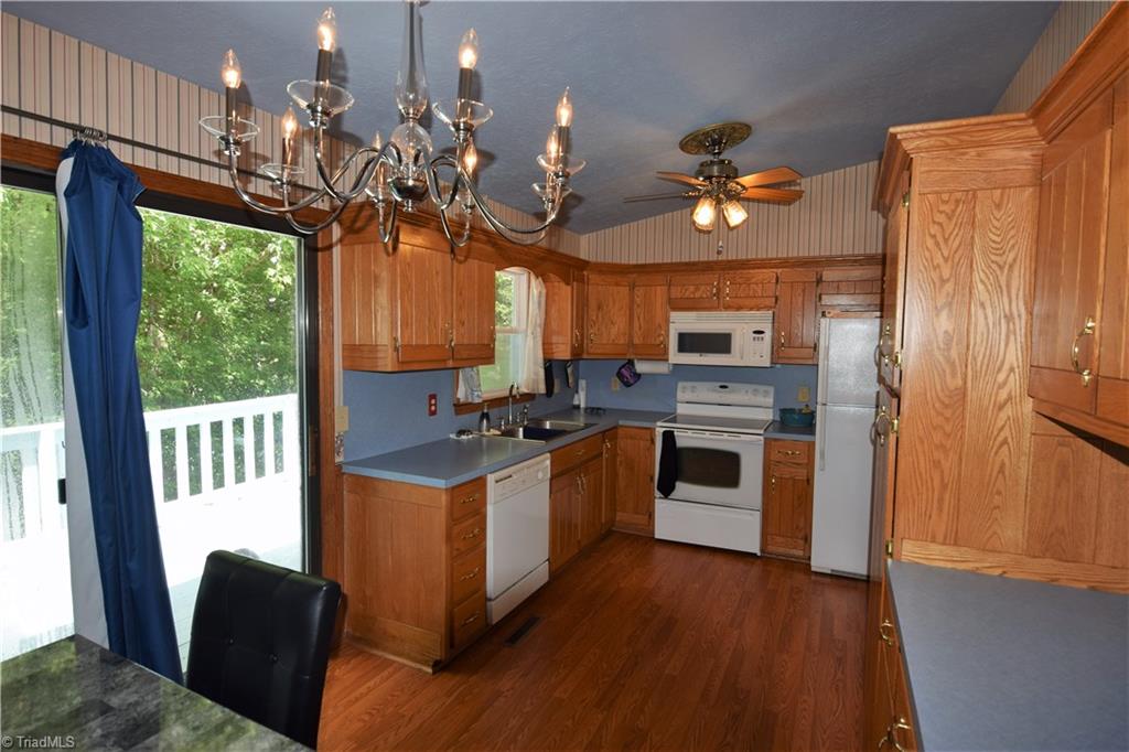 154 Pine Ridge Trail Pinnacle, NC 27043 - Photo 4 of 9