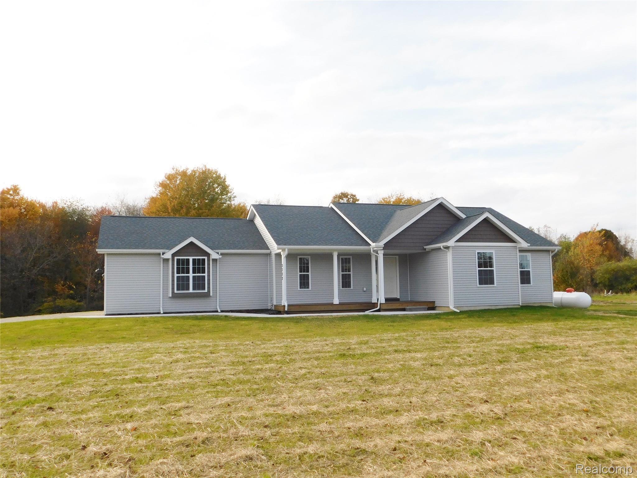 3777 Hogback Road Fowlerville, MI 48836 - Photo 1 of 19 DSCN0490.JPG