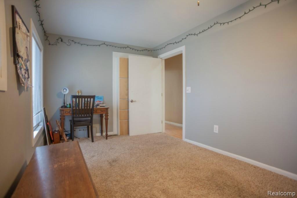 20490 Karr Road Belleville, MI 48111 - Photo 30 of 38