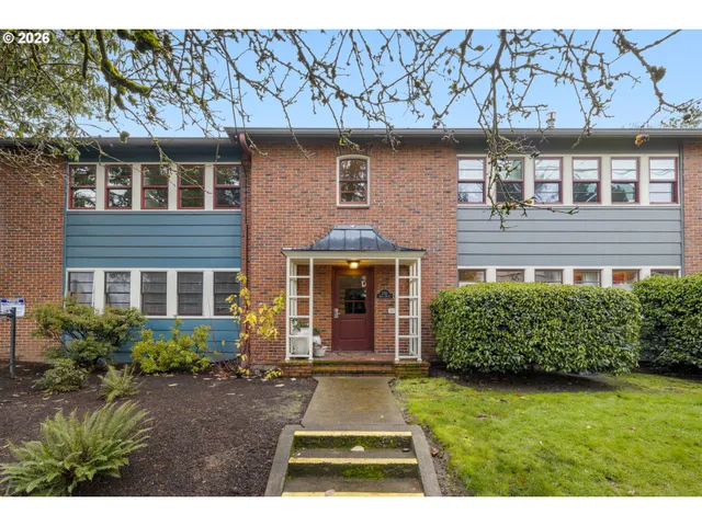 $258,000 | 230 Northeast 60th Avenue, Unit 27, Portland, OR 97213