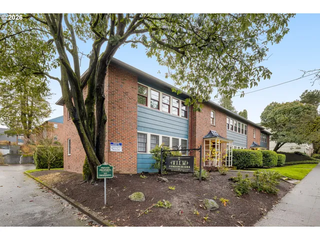$258,000 | 230 Northeast 60th Avenue, Unit 27, Portland, OR 97213