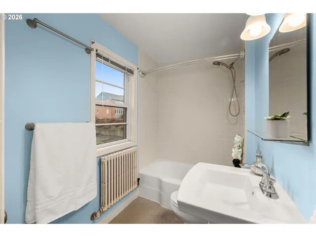 $258,000 | 230 Northeast 60th Avenue, Unit 27, Portland, OR 97213