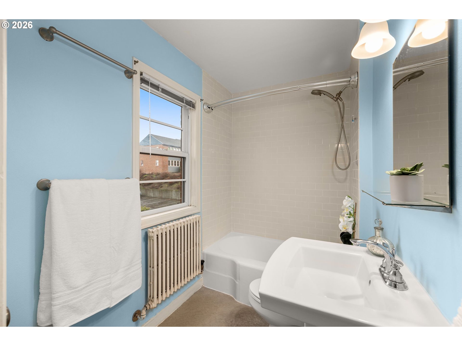 230 Northeast 60th Avenue, Unit 27 Portland, OR 97213 - Photo 23 of 27 Bathroom