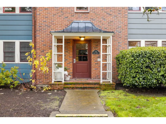 $258,000 | 230 Northeast 60th Avenue, Unit 27, Portland, OR 97213