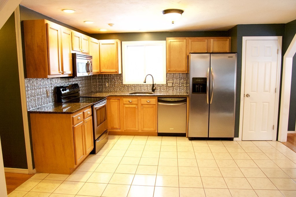 24 Bailey Road Oxford, MA 01540 - Photo 9 of 30 Gallery Image 9