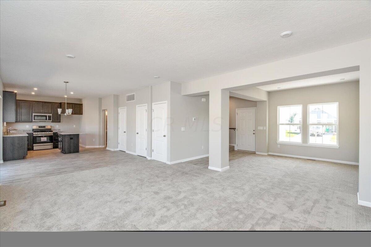 453 Randall Road Delaware, OH 43015 - Photo 13 of 37 13-Family Room
