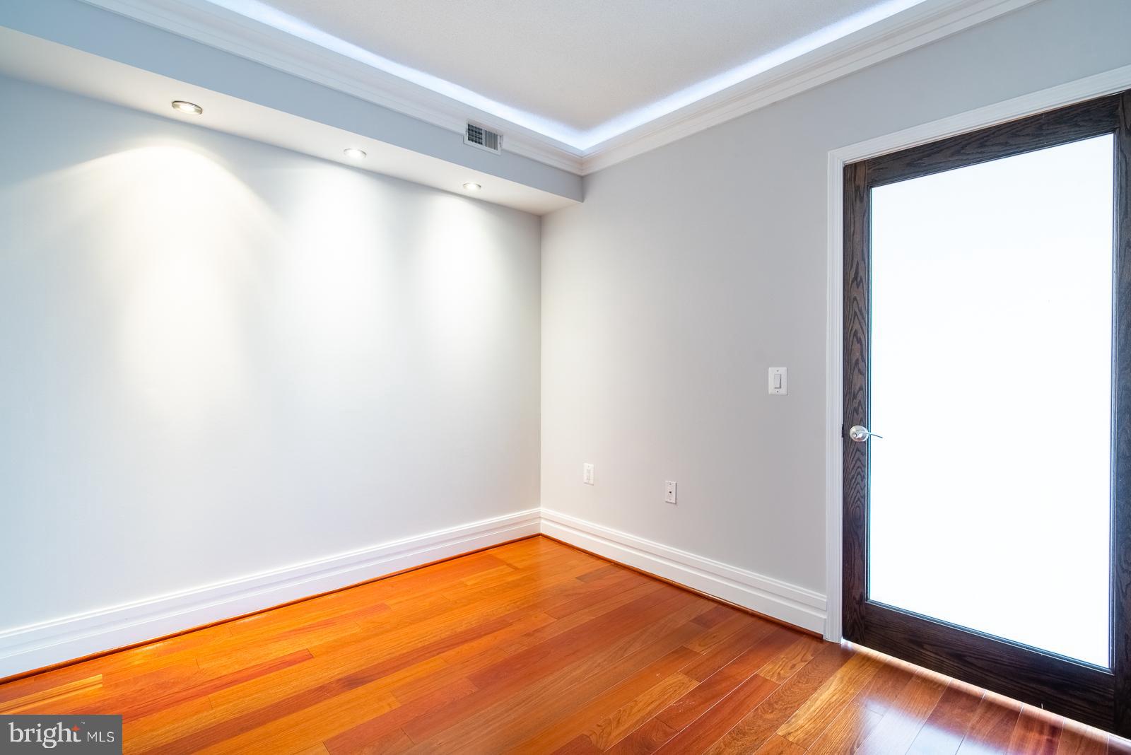 851 North Glebe Road, Unit 901 Arlington, VA 22203 - Photo 12 of 22