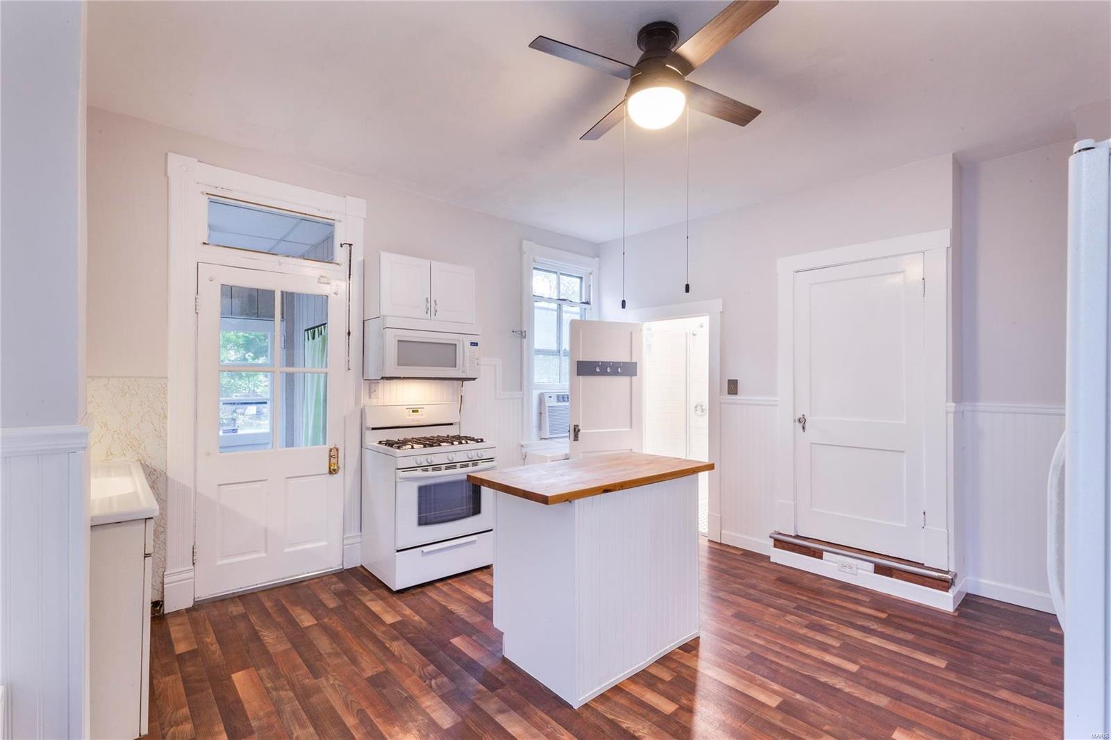 809 Military Road St. Louis, MO 63125 - Photo 12 of 26 Gallery Image 12