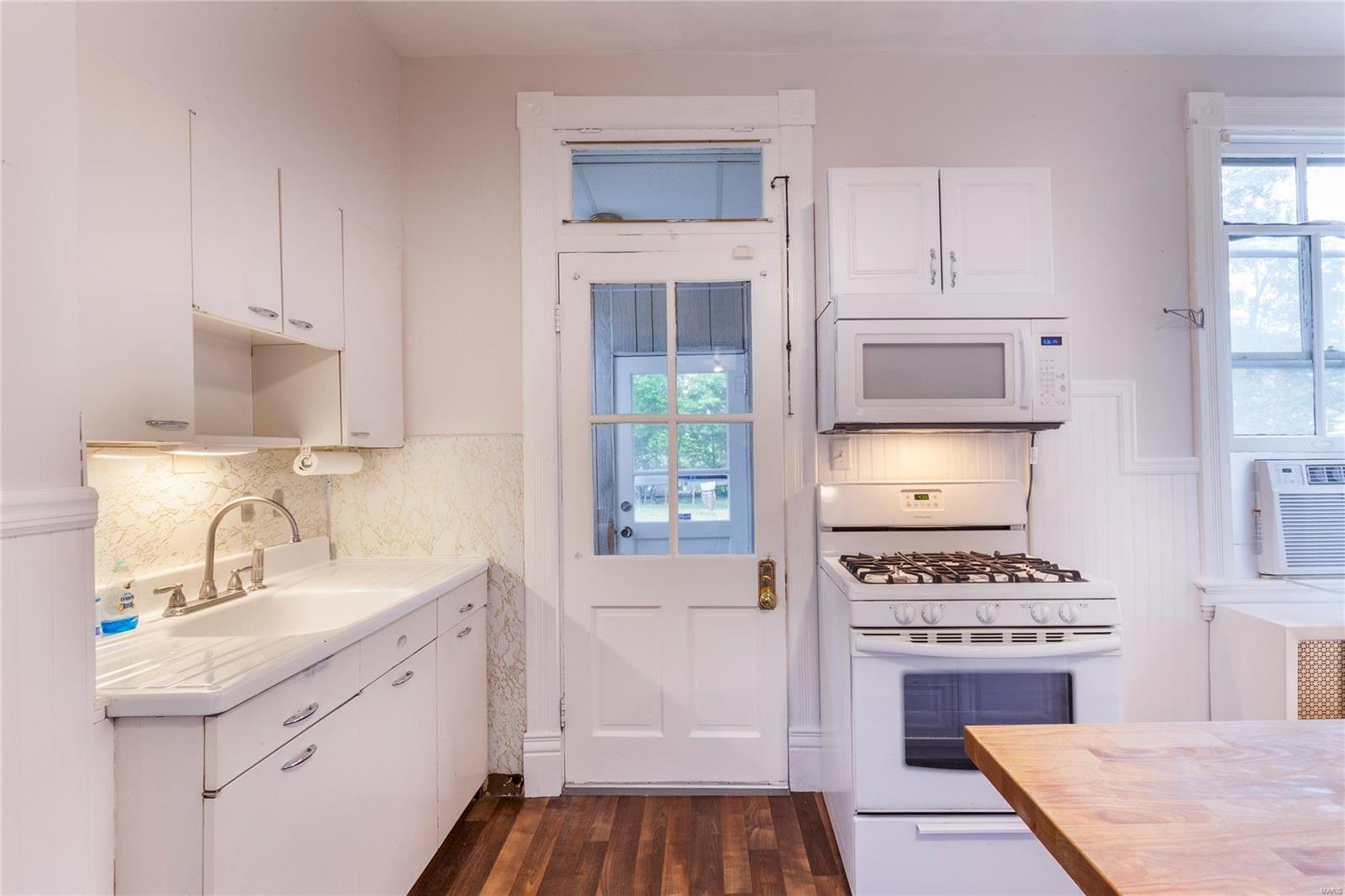 809 Military Road St. Louis, MO 63125 - Photo 10 of 26 Gallery Image 10