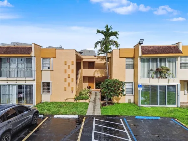 $2,150 | 9340 West Flagler Street, Unit 207B, Miami, FL 33174